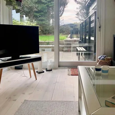 Peace Among Pines In West Sea Gem 펜션