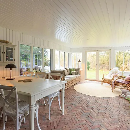 Peace Among Pines In West Sea Gem 펜션