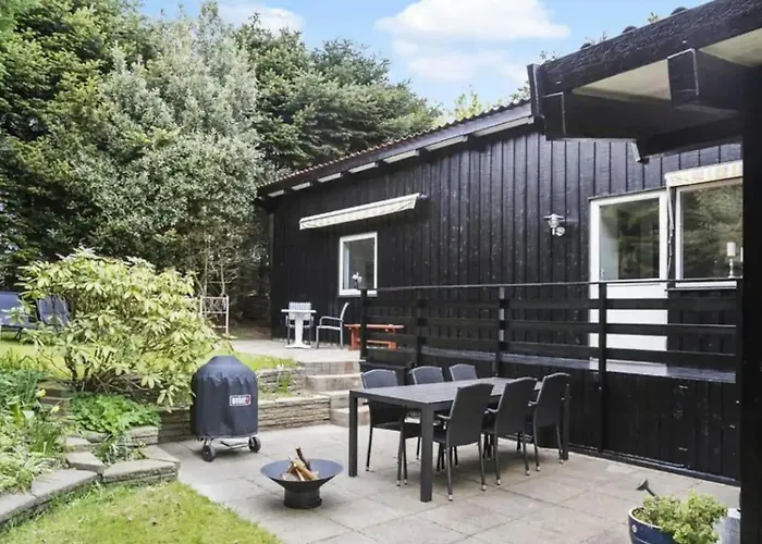 Ro Blandt Naletraeer I Vesterhavsperlen Casa de Férias Hjørring